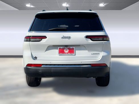 New 2025 Jeep Grand Cherokee L Laredo image 9