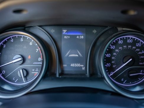 Used 2022 Toyota Camry SE FWD image 18