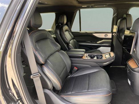 New 2025 Lincoln Navigator Black Label image 26