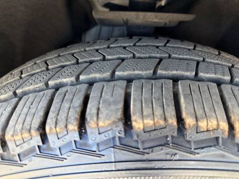 Used 2021 Ford Explorer XLT RWD image 28