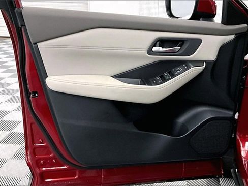 New 2025 Nissan Rogue SL image 30