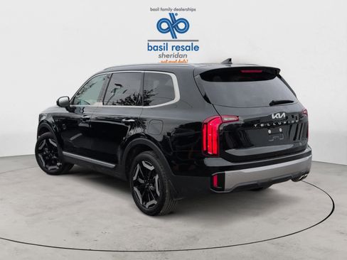 Used 2025 Kia Telluride S image 4