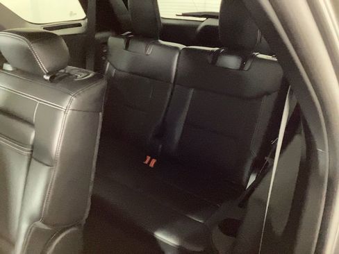 Used 2024 Ford Explorer ST image 15