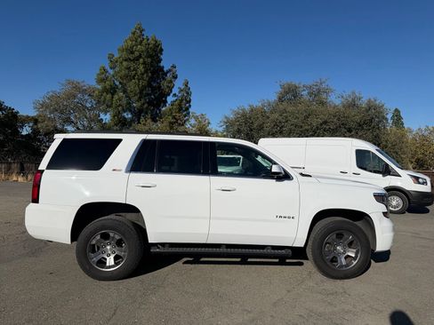 Used 2017 Chevrolet Tahoe LT w/ Luxury Package AWD/4WD image 6