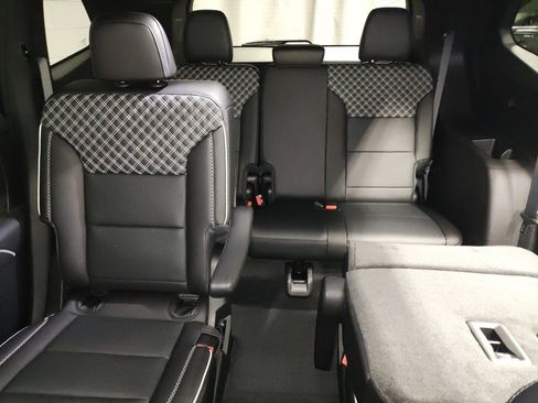 New 2026 GMC Acadia Denali w/ Super Cruise Package image 28