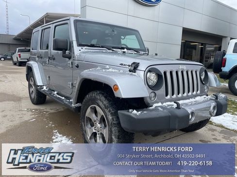 Used 2018 Jeep Wrangler Unlimited Sahara w/ Dual Top Group image 1