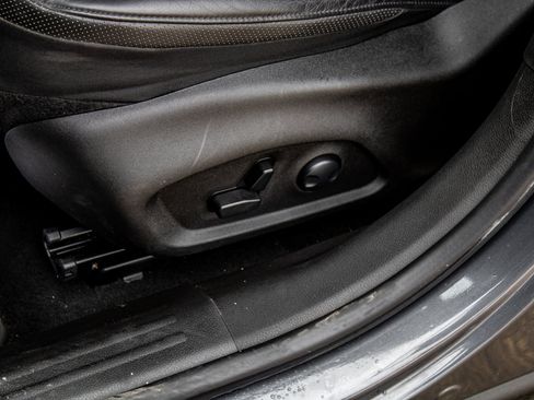 Used 2023 Jeep Renegade Limited image 19