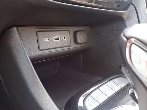 Used 2023 Buick Encore GX Select image 10