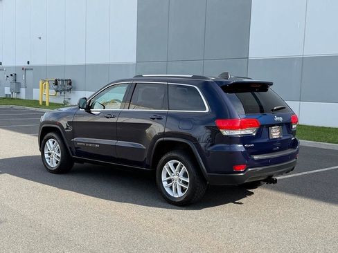Used 2017 Jeep Grand Cherokee Laredo w/ Quick Order Package 23E AWD/4WD image 9