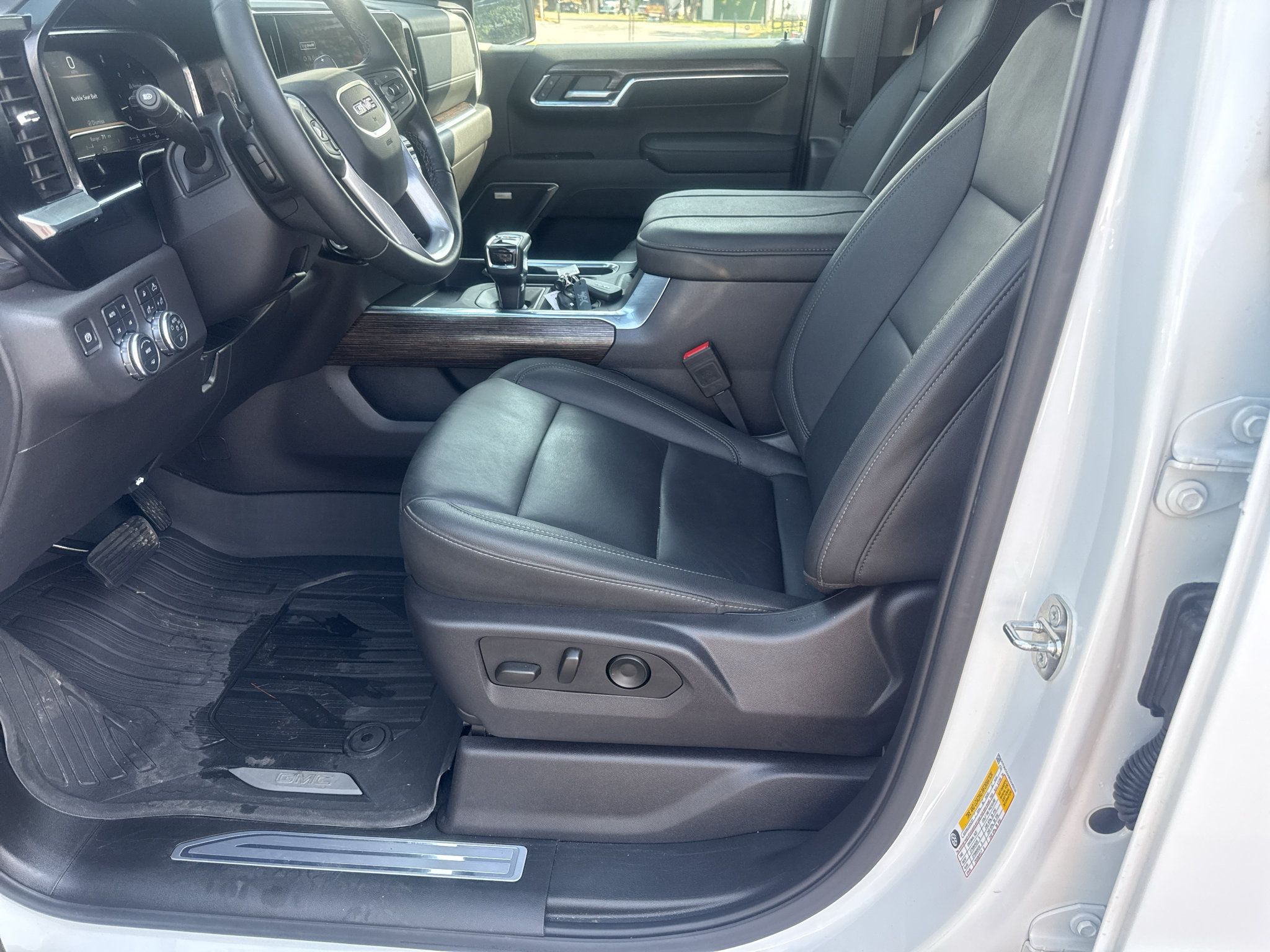 Used 2024 GMC Sierra 1500 Elevation w/ Elevation Premium Package AWD/4WD image 19