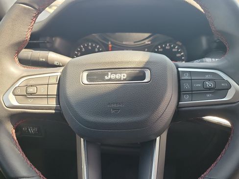 Used 2024 Jeep Compass Trailhawk AWD/4WD image 19