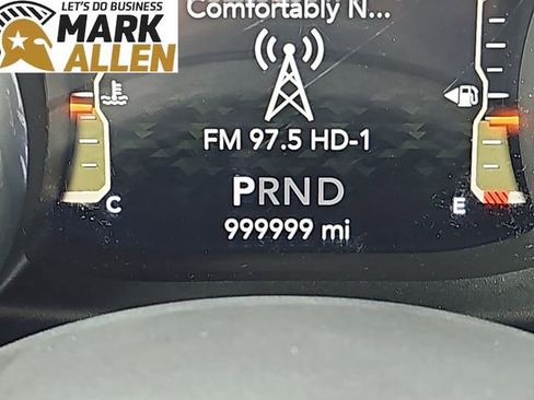 Used 2018 Jeep Wrangler Unlimited Sahara image 12