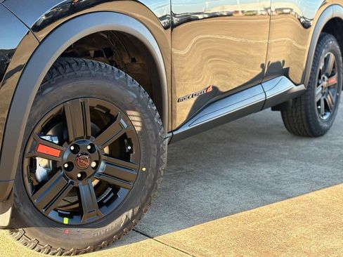 New 2026 Nissan Rogue SV image 4