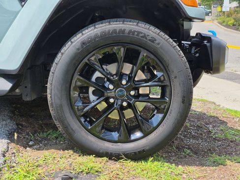 Used 2024 Jeep Wrangler Unlimited Sahara AWD/4WD image 26