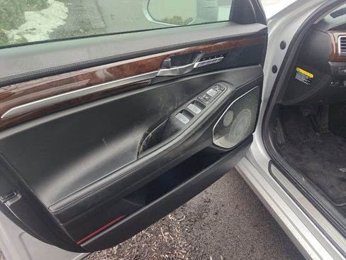 Used 2017 Genesis G90 5.0 Ultimate image 6