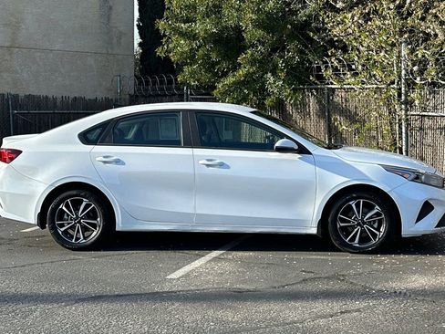 Used 2023 Kia Forte LXS w/ LXS Technology Package image 7