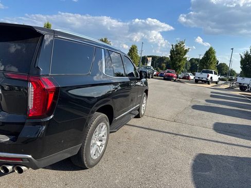 Used 2024 GMC Yukon Denali w/ Advanced Technology Package AWD/4WD image 9
