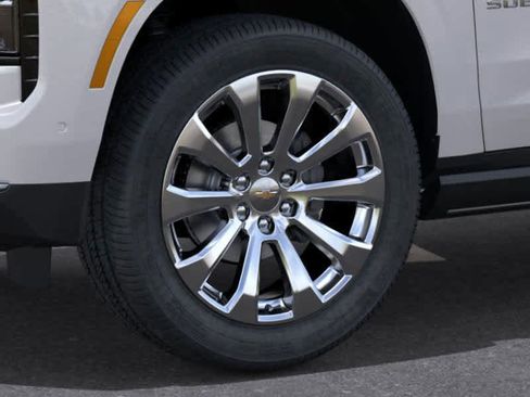 New 2025 Chevrolet Suburban Premier image 25