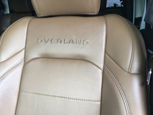 Used 2020 Jeep Gladiator Overland AWD/4WD image 23