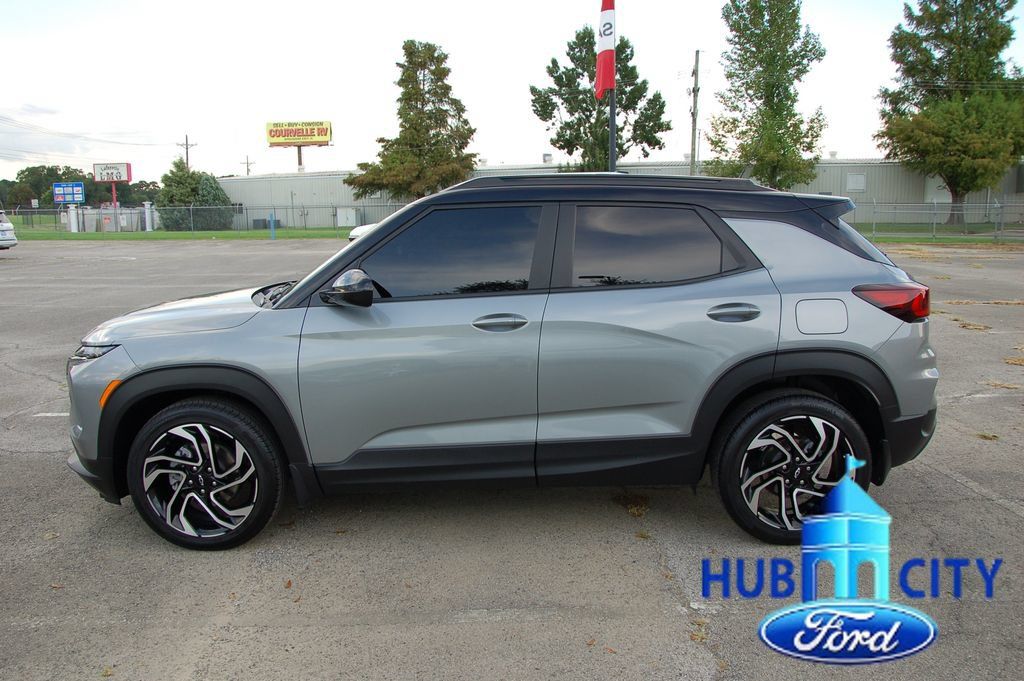 Used 2026 Chevrolet TrailBlazer RS FWD image 2