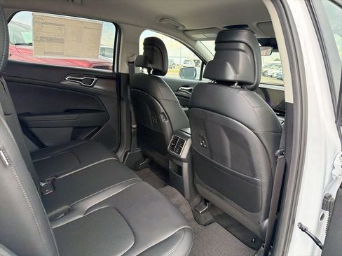 Used 2025 Kia Sportage EX FWD image 20