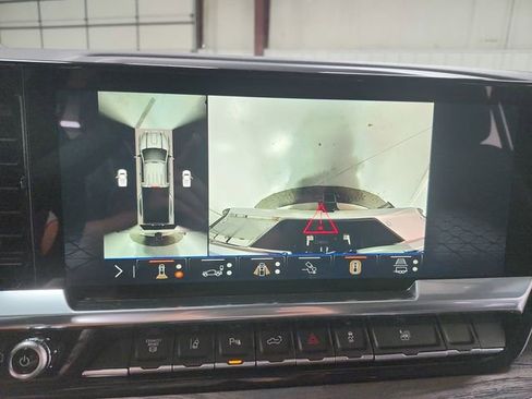 New 2026 GMC Sierra 3500 SLT w/ SLT Convenience Package AWD/4WD image 29