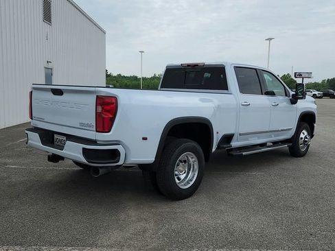 New 2026 Chevrolet Silverado 3500 High Country w/ High Country Premium Package AWD/4WD image 7