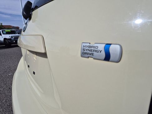Used 2018 Toyota Prius C One FWD image 21