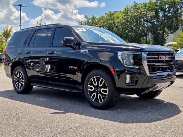 Used 2023 GMC Yukon AT4 w/ Technology Package AWD/4WD image 7