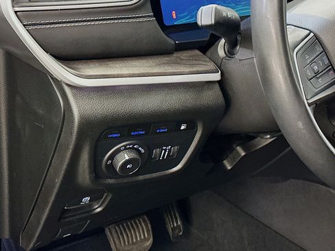 Used 2024 Jeep Grand Cherokee Limited 4xe image 17