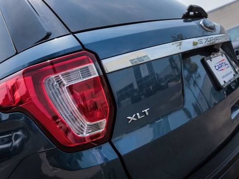 Used 2019 Ford Explorer XLT w/ Equipment Group 201A FWD image 12