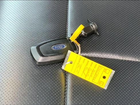 Used 2024 Ford Expedition XLT image 13