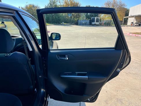 Used 2011 Subaru Impreza 2.5i image 19