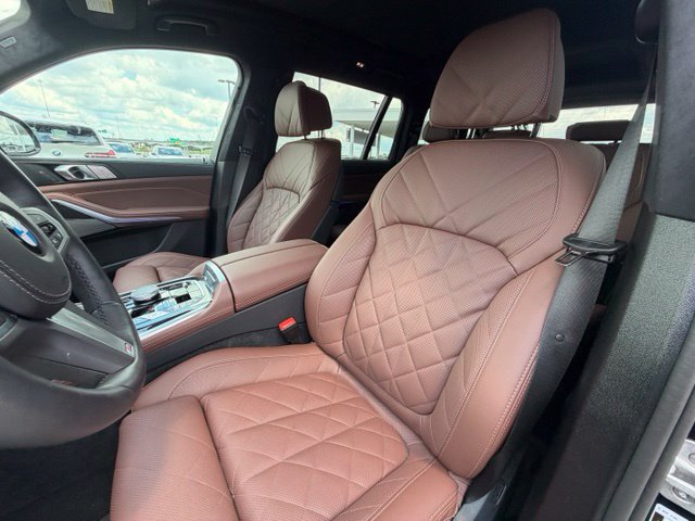 Used 2026 BMW X7 xDrive40i w/ M Sport Package AWD/4WD image 16