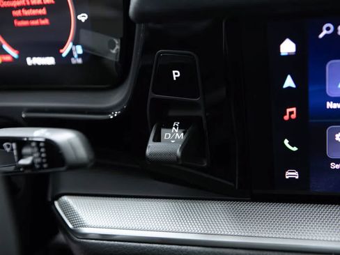 Certified 2026 Porsche Cayenne E-Hybrid Coupe AWD/4WD image 32