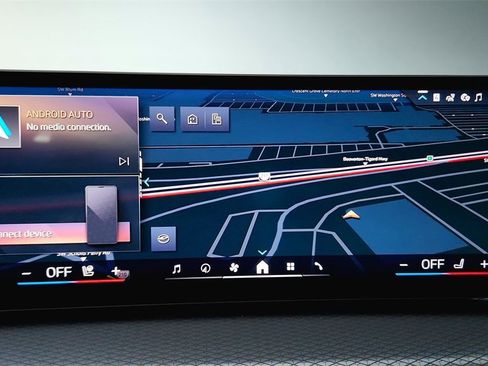 Used 2025 BMW 330i xDrive Sedan w/ Convenience Package image 41