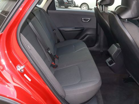 Used 2025 Kia K4 LXS image 19