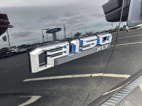 Used 2018 Ford F150 XLT w/ Equipment Group 301A Mid RWD image 11
