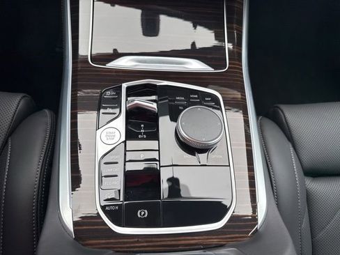 Used 2026 BMW X5 xDrive40i w/ Premium Package image 11