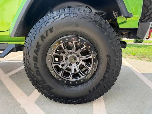 Used 2018 Jeep Wrangler Unlimited Rubicon AWD/4WD image 36
