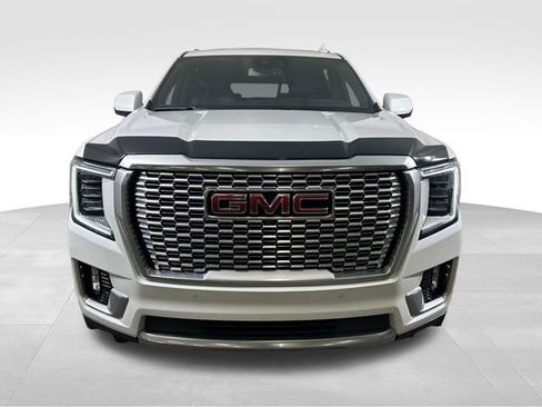 Used 2023 GMC Yukon XL Denali image 9