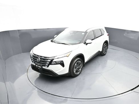 Used 2026 Nissan Rogue SV AWD/4WD image 39