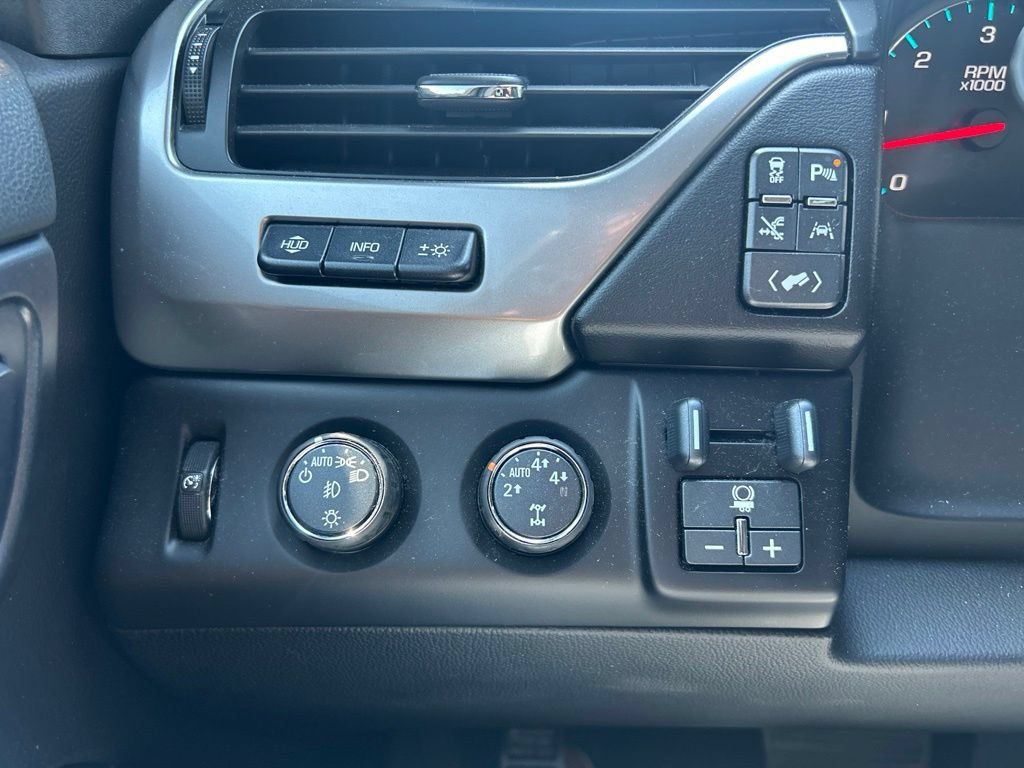 Used 2016 Chevrolet Tahoe LTZ AWD/4WD image 25