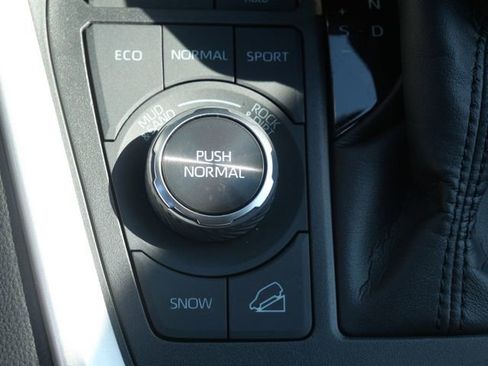 Used 2022 Toyota RAV4 Adventure w/ Convenience Package image 25