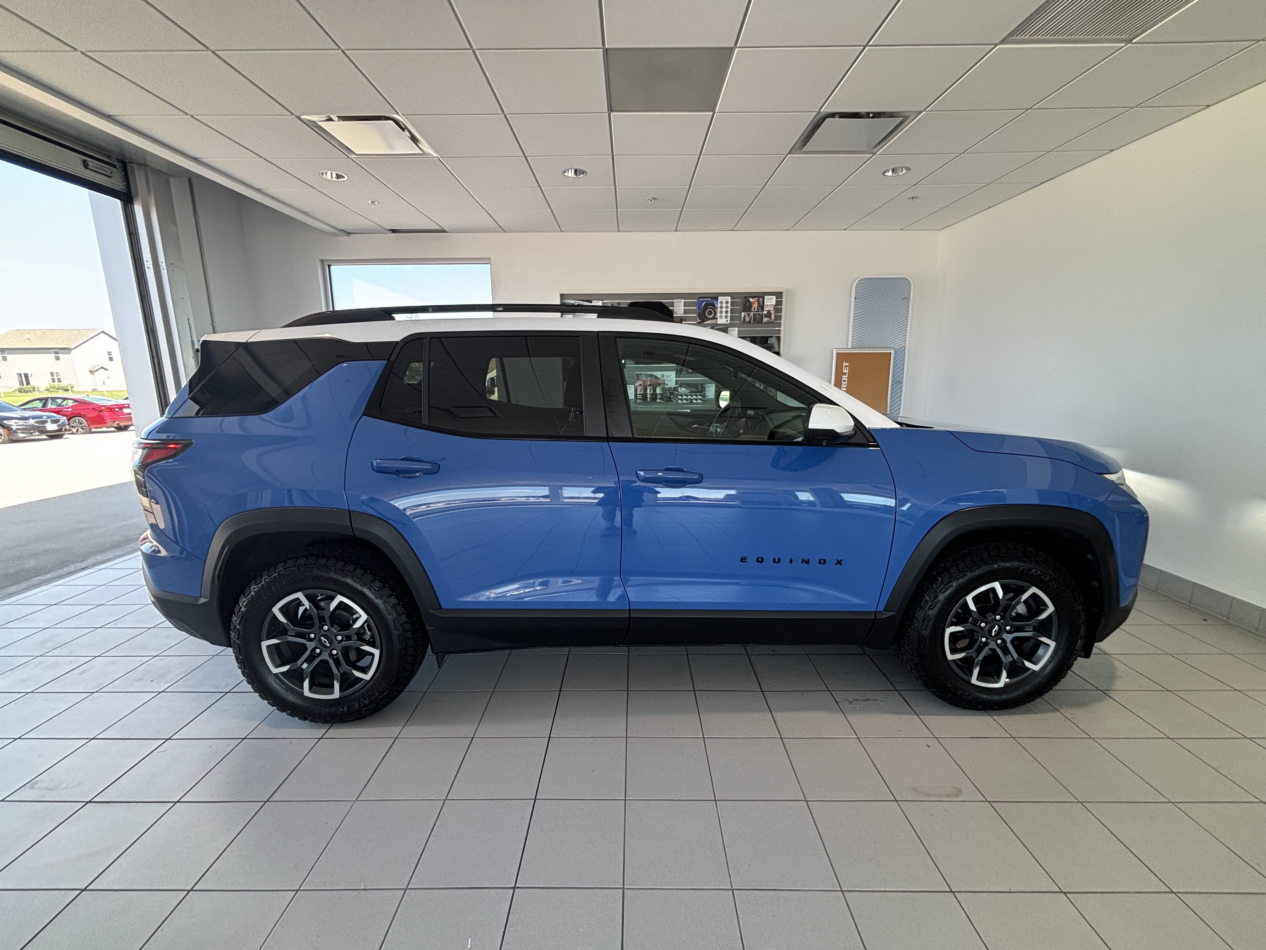 Used 2025 Chevrolet Equinox ACTIV w/ Safety and Technology Package AWD/4WD image 6