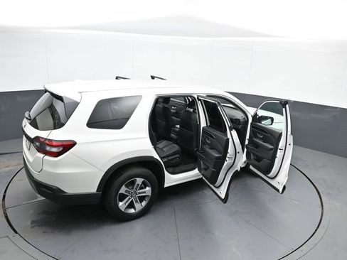 Used 2023 Honda Pilot EX-L image 46