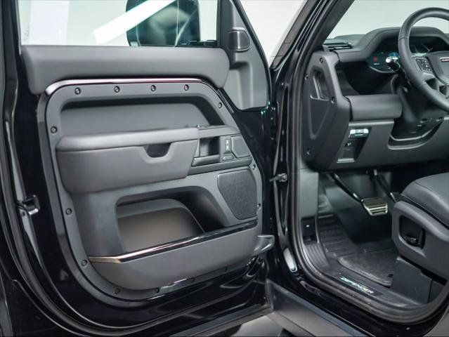 New 2026 Land Rover Defender 110 OCTA AWD/4WD image 23