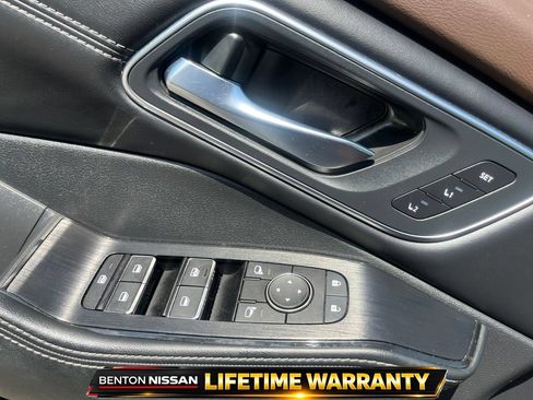 Used 2023 Nissan Rogue Platinum w/ Platinum Premium Package FWD image 13