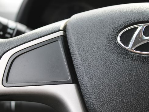 Used 2017 Hyundai Accent SE image 17