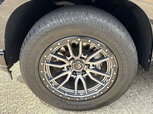 Used 2020 Chevrolet Silverado 1500 Custom w/ Custom Value Package RWD image 10